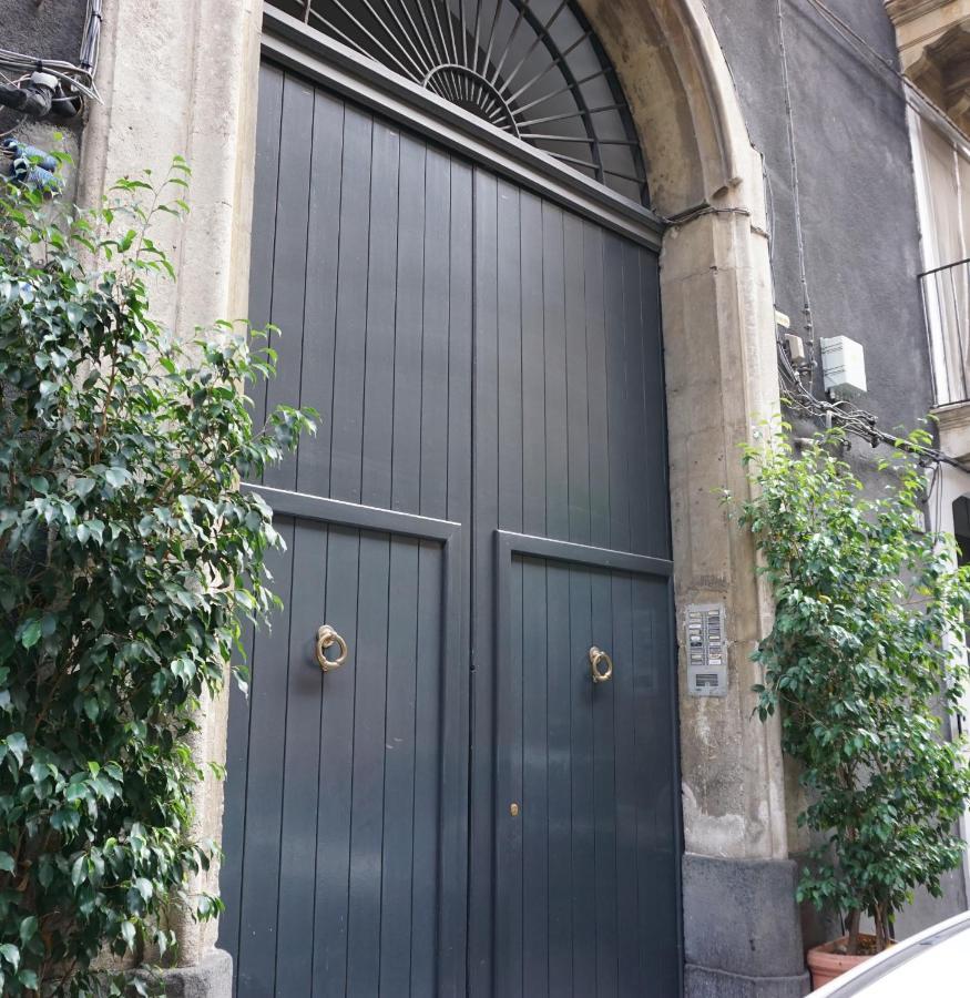 Elegante Appartamento Centro Storico CTA Exterior foto